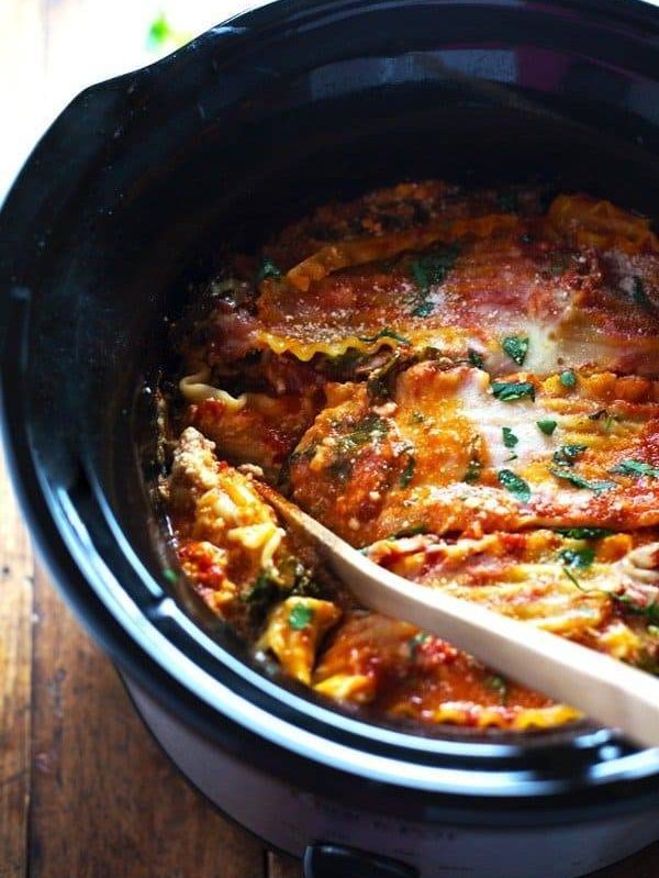 Super Easy Skinny Veggie Crockpot Lasagna - a handful of simple ingredients for a healthy family dinner. | https://trim-fatloss.today