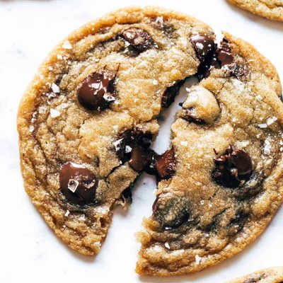 Favorite-Browned-Butter-Chocolate-Chip-Cookies-Square