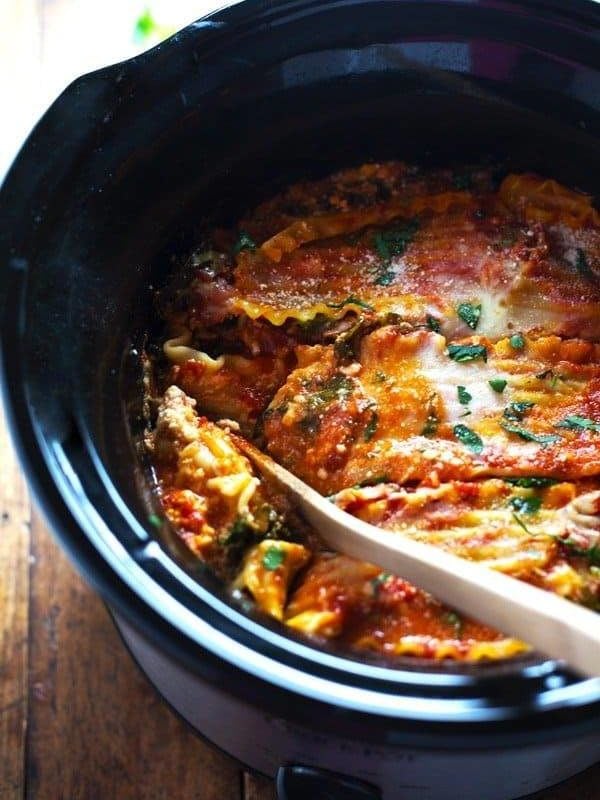 Super Easy Skinny Veggie Crockpot Lasagna - a handful of simple ingredients for a healthy family dinner. | https://trim-fatloss.today