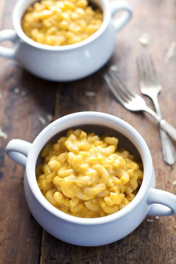 Healthy Mac and Cheese: one heaping cup of comfort food for just 350 calories. Simple, creamy, homemade goodness. So good! | pinchofyum.com